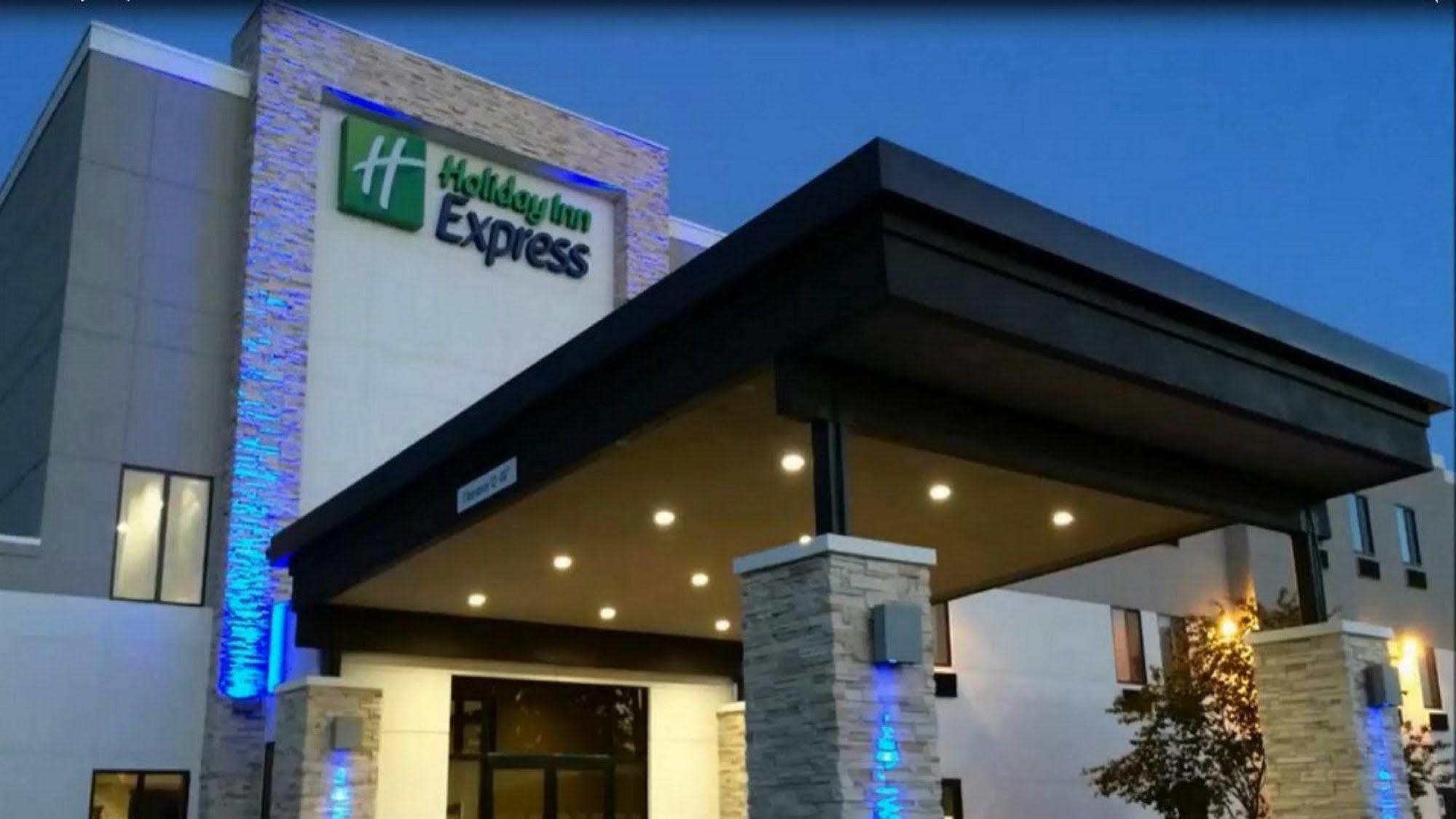 Baymont By Wyndham Roswell Hotel Ngoại thất bức ảnh